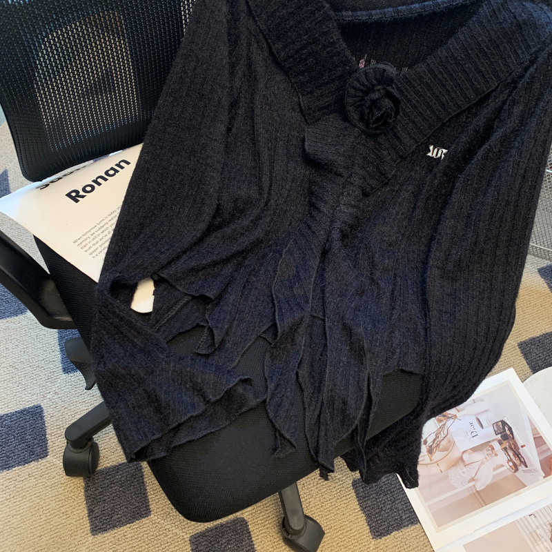 Irregular temperament stereoscopic V-neck shirts for women