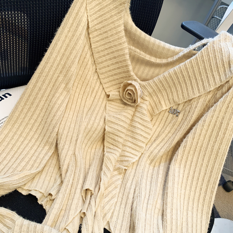 Irregular temperament stereoscopic V-neck shirts for women