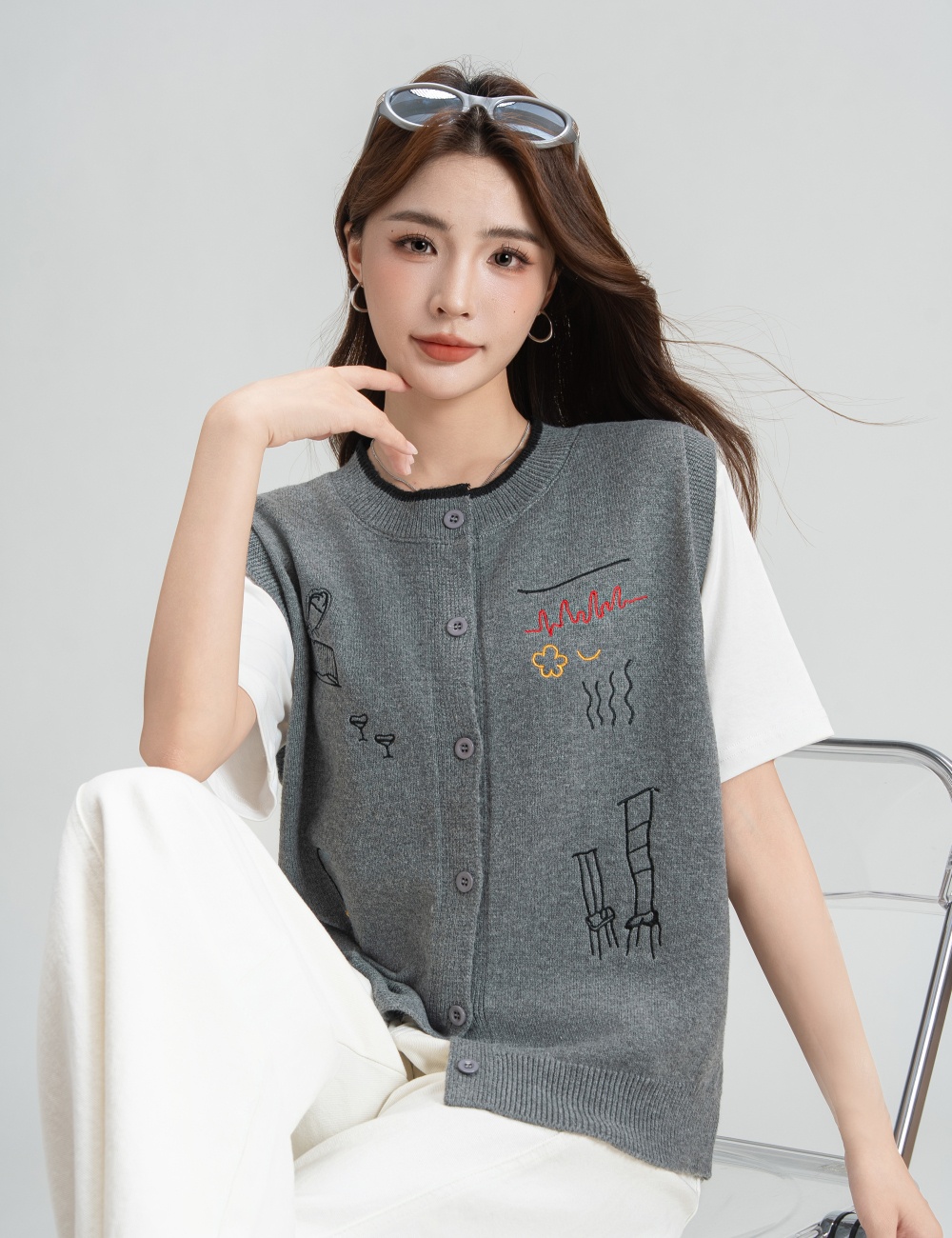 Round neck mixed colors cardigan embroidery sweater