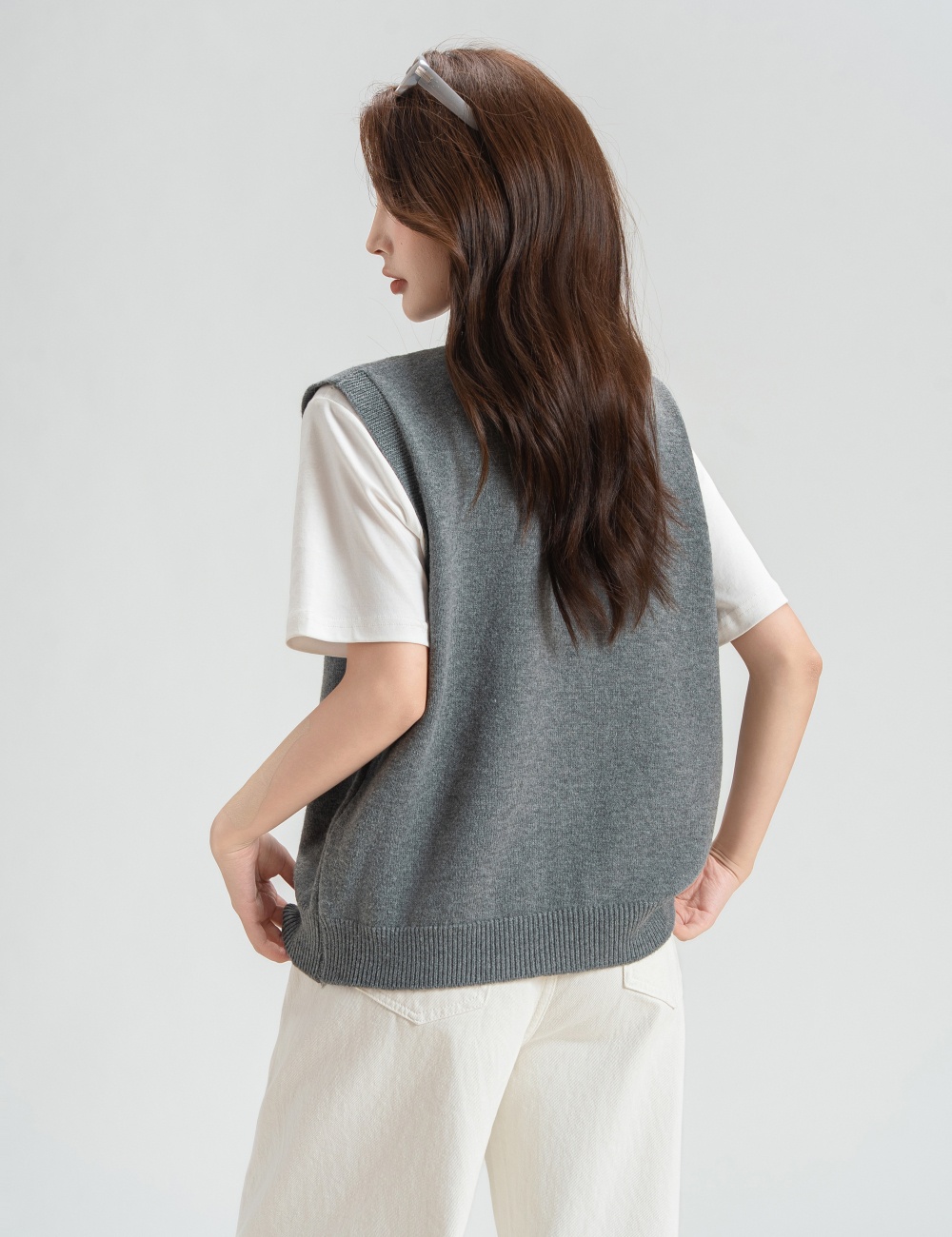 Round neck mixed colors cardigan embroidery sweater