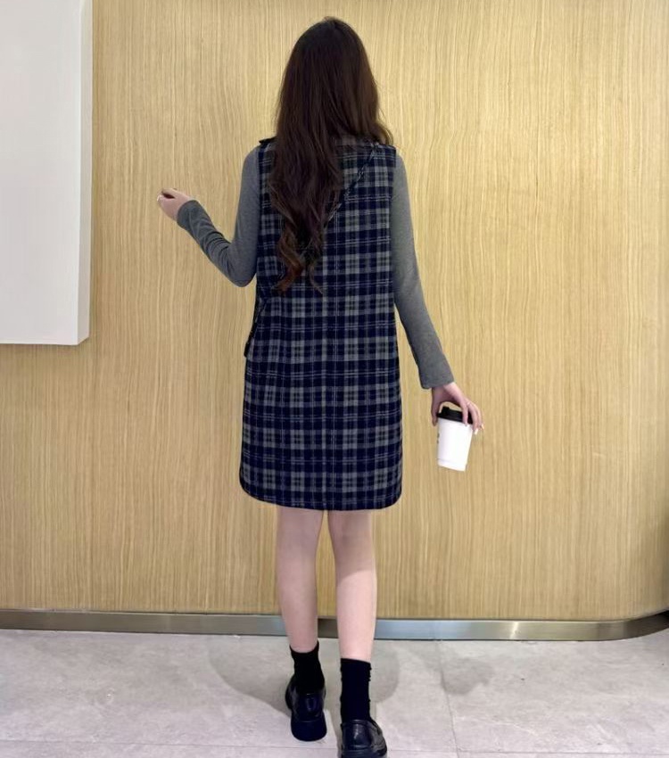 Autumn and winter loose retro vest plaid elegant dress a set