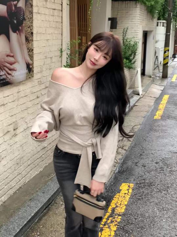 Knitted bandage multiple wear method pinched waist tops