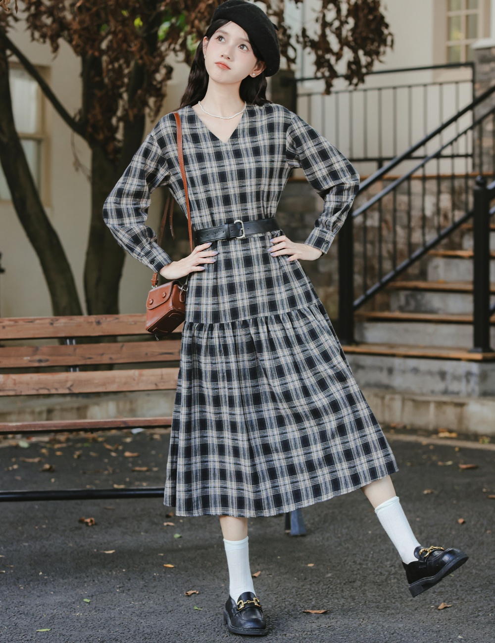 V-neck vacation long dress autumn chouzhe dress for women