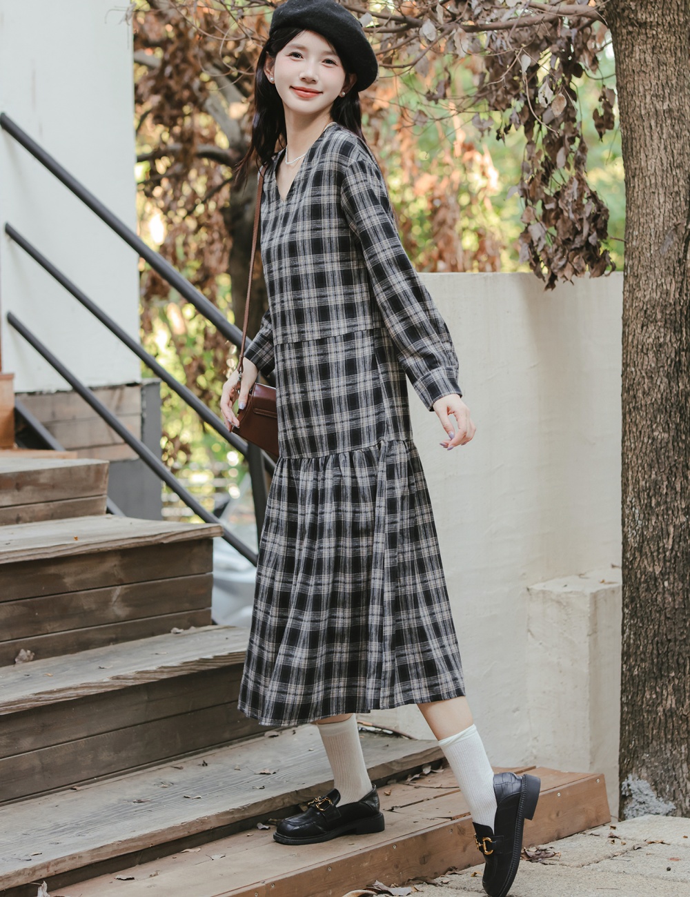 V-neck vacation long dress autumn chouzhe dress for women