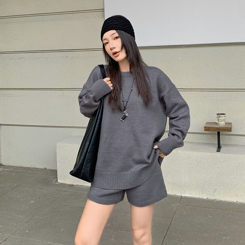 Loose shorts long sleeve sweater a set for women