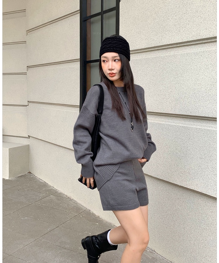 Loose shorts long sleeve sweater a set for women