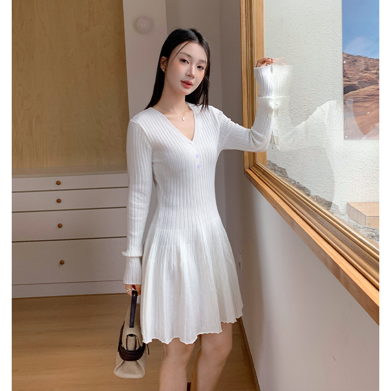 Tender long sleeve T-back autumn and winter V-neck dress