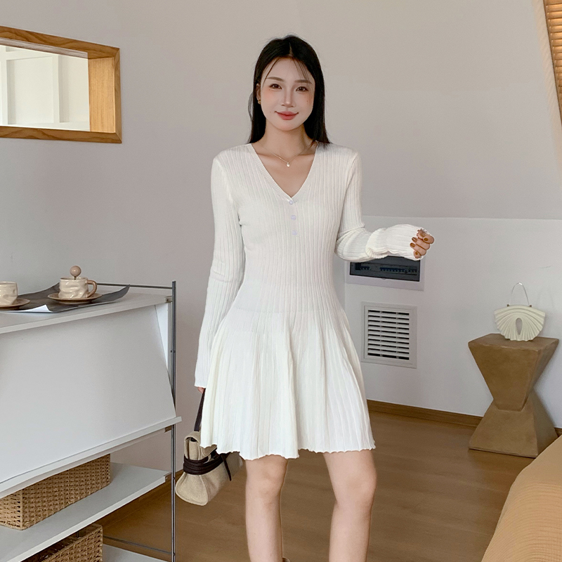Tender long sleeve T-back autumn and winter V-neck dress