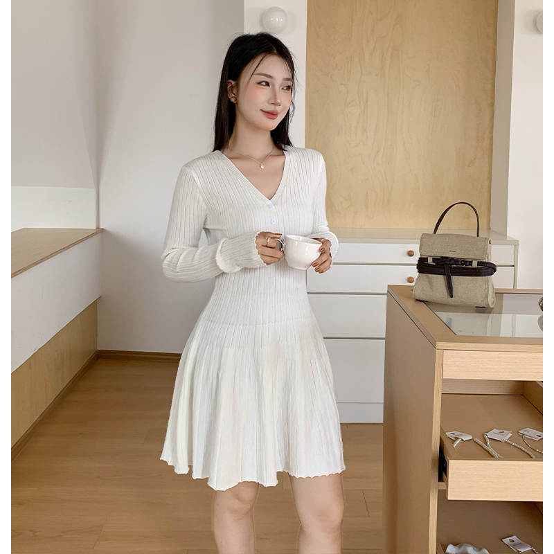 Tender long sleeve T-back autumn and winter V-neck dress