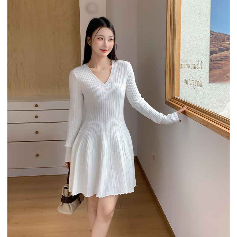 Tender long sleeve T-back autumn and winter V-neck dress