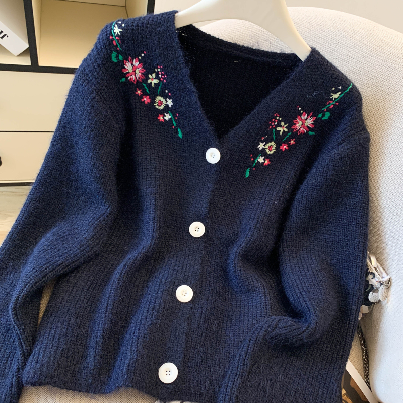 V-neck embroidery knitted sweater thick flowers coat