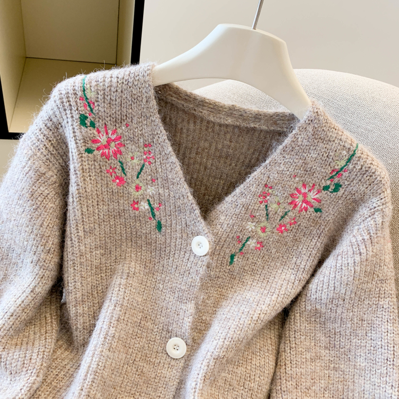 V-neck embroidery knitted sweater thick flowers coat