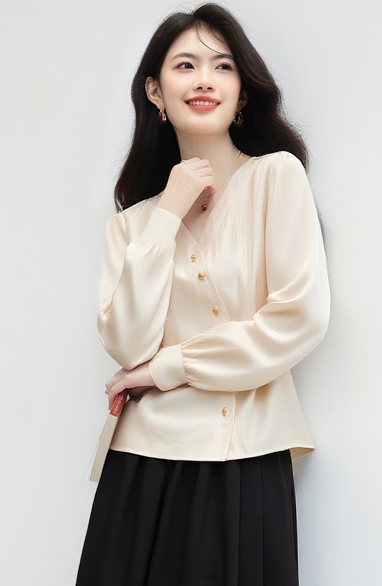Chanelstyle splice V-neck shirt straight metal tops