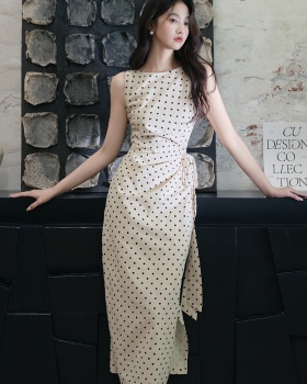 Unique sleeveless long dress pinched waist retro vest