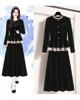 Lace long sleeve tops golden velvet skirt