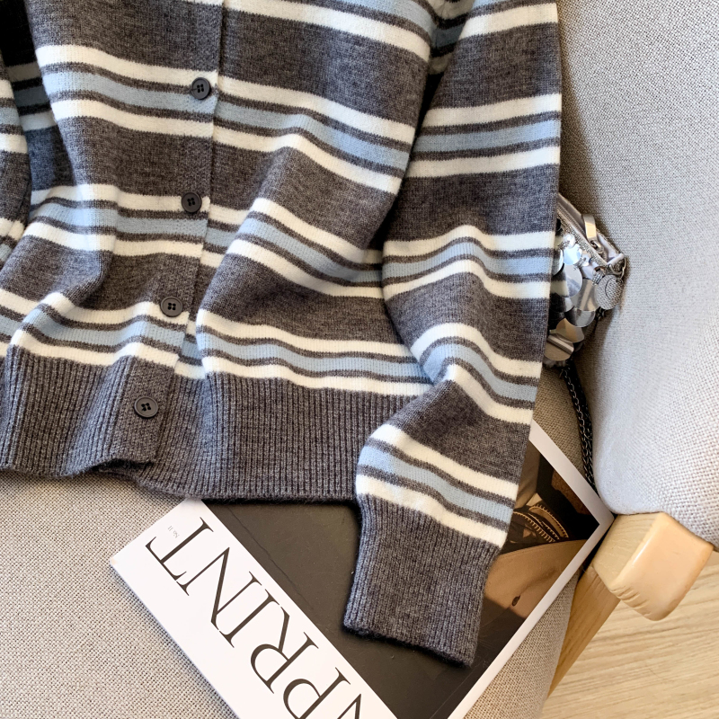 Round neck knitted sweater stripe tops for women