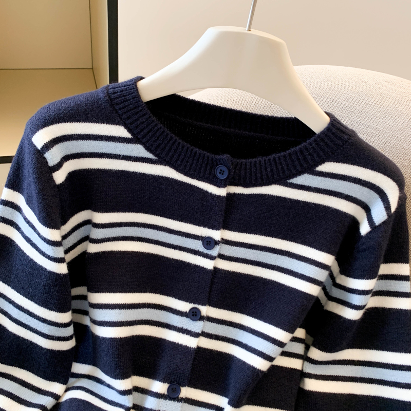 Round neck knitted sweater stripe tops for women