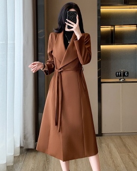 Autumn and winter long coat temperament tops for women