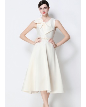V-neck with belt France style pinched waist dress