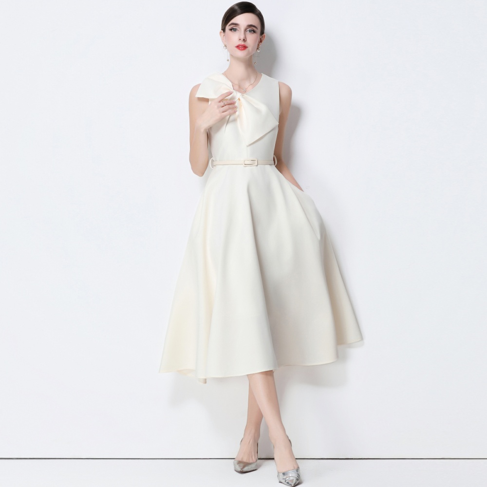 V-neck with belt France style pinched waist dress