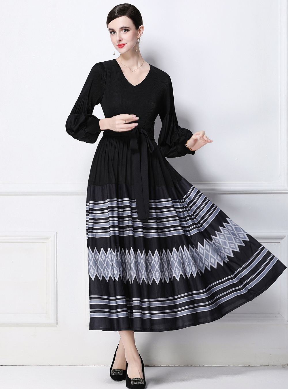 Pinched waist frenum Pleats Please long sleeve dress