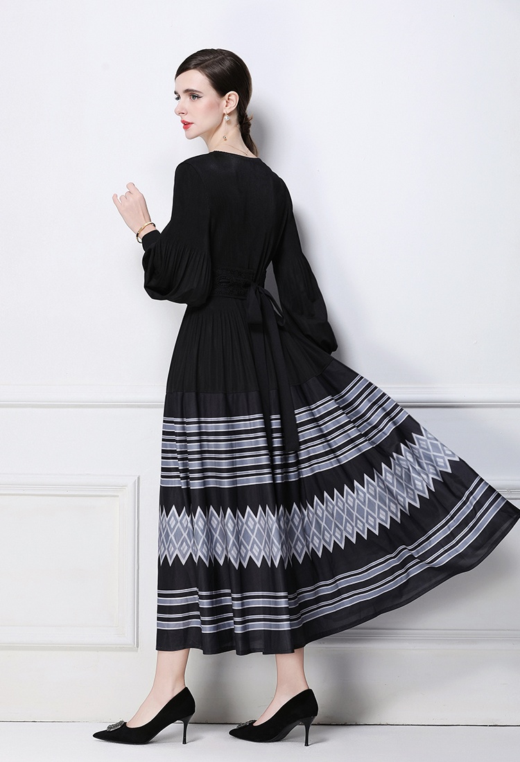 Pinched waist frenum Pleats Please long sleeve dress