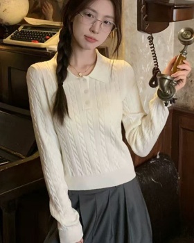 Wears outside retro lapel tops long sleeve twist sweater