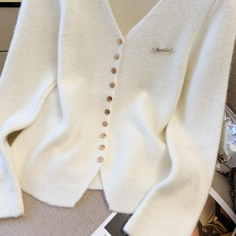 Temperament V-neck sweater autumn and winter slim tops