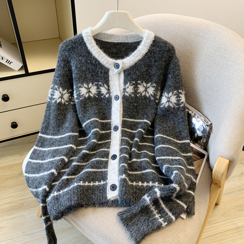 Knitted sweater mixed colors coat for women