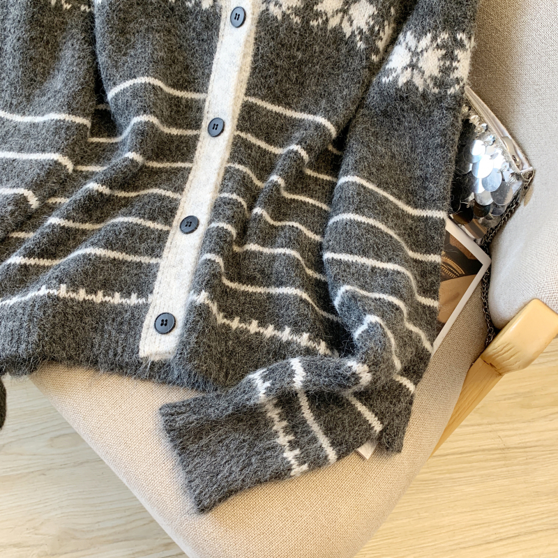 Knitted sweater mixed colors coat for women