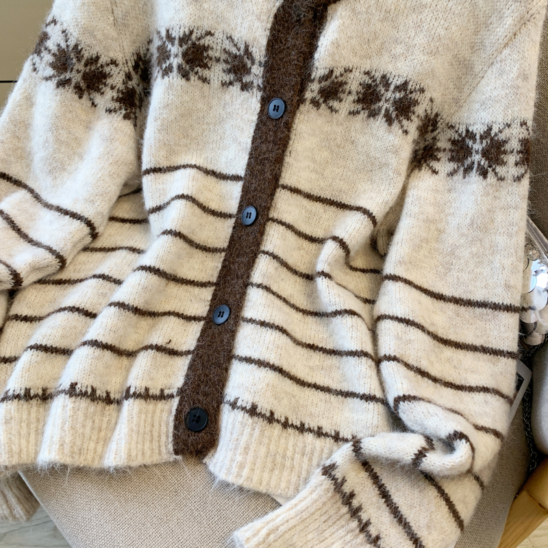 Knitted sweater mixed colors coat for women