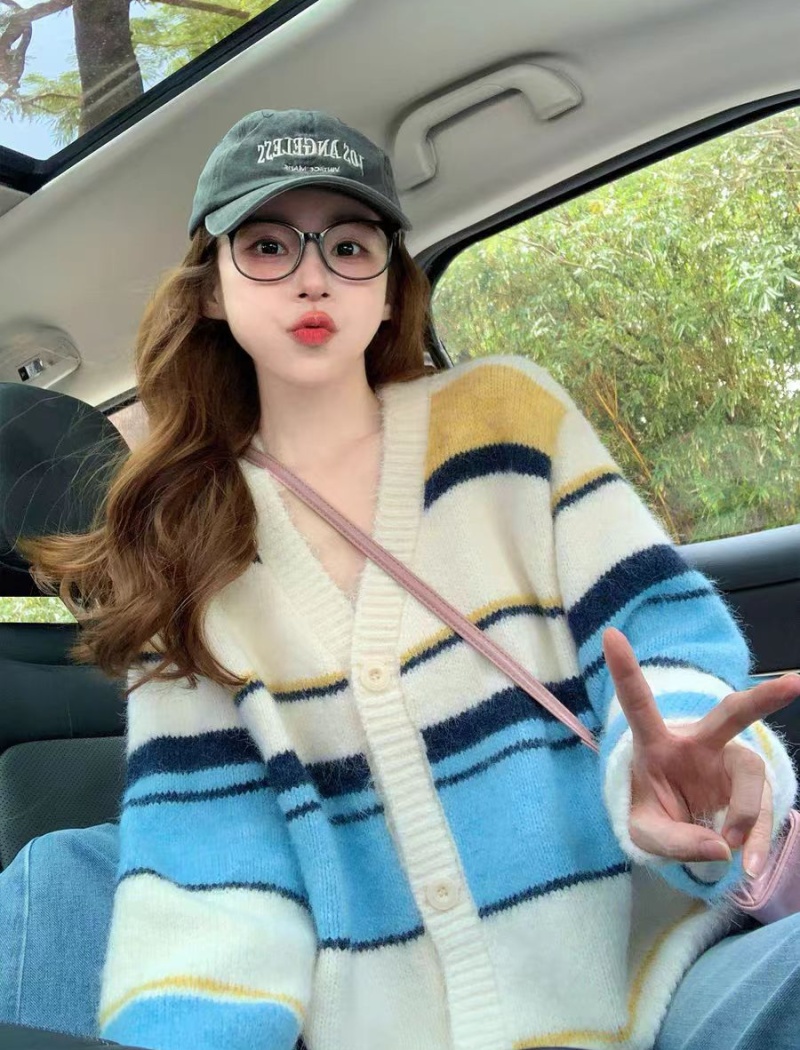 Tender autumn and winter coat knitted stripe cardigan