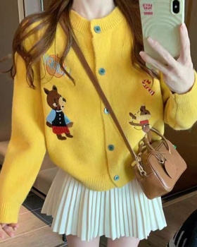 Wears outside loose lazy cardigan cartoon yellow autumn sweater