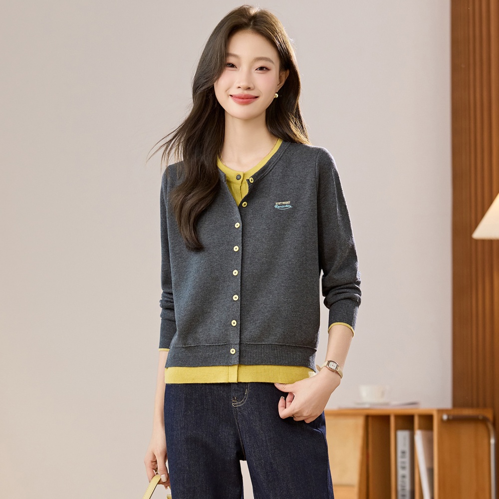 Pseudo-two embroidery coat outside the ride cardigan for women