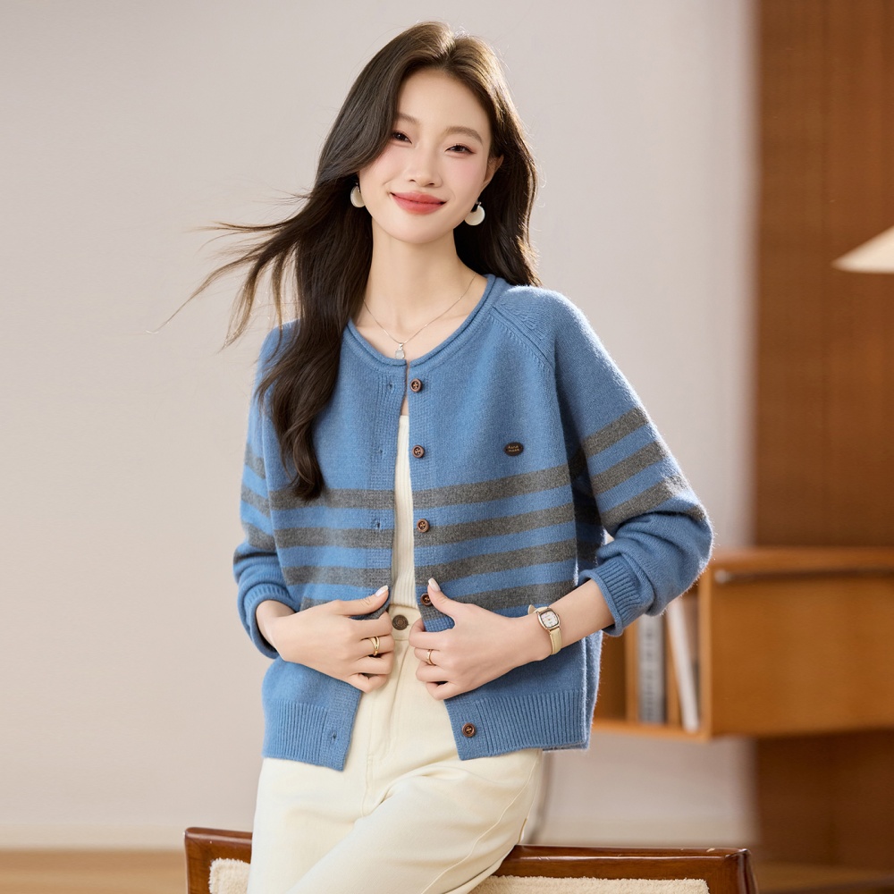 Stripe autumn cardigan outside the ride sweater for women