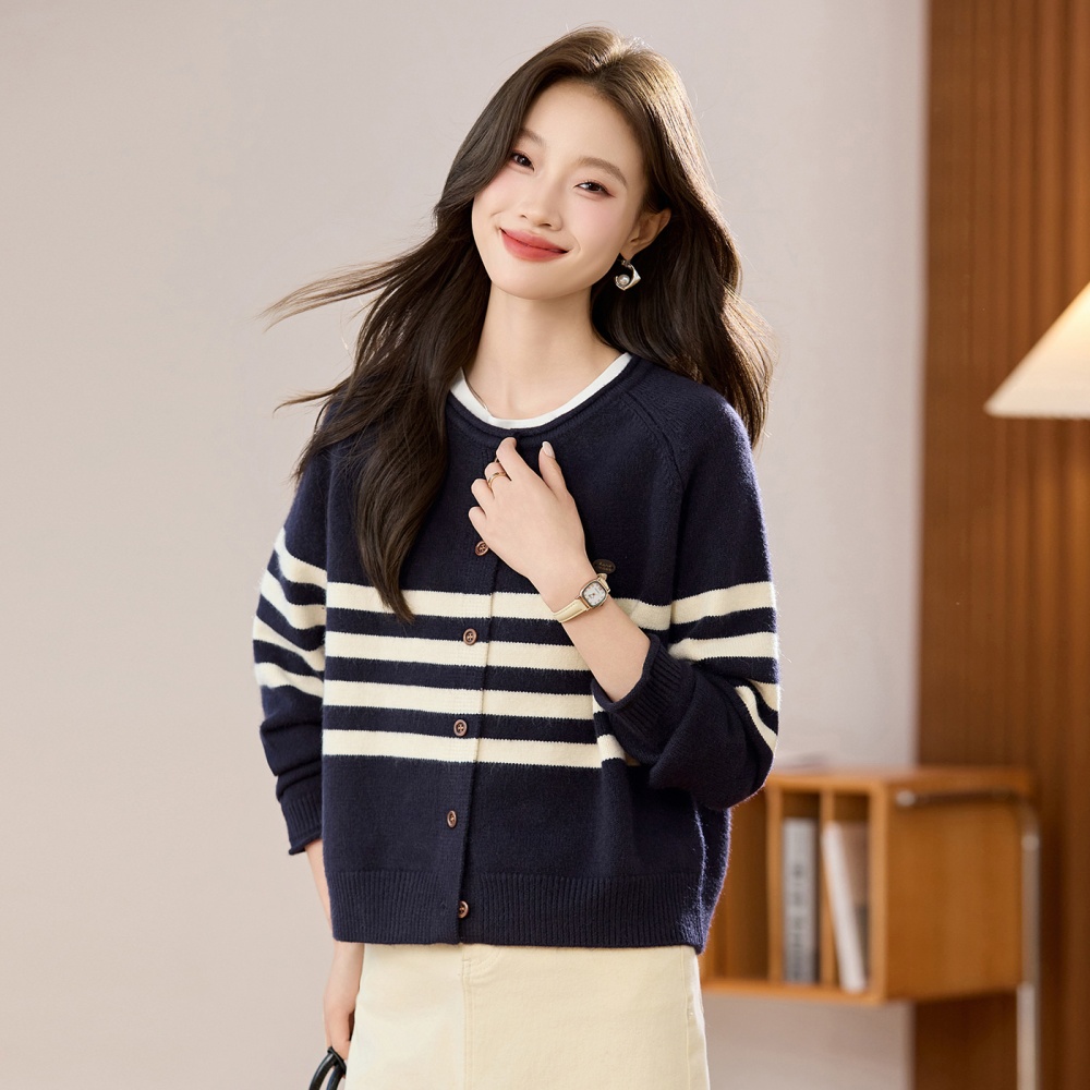 Stripe autumn cardigan outside the ride sweater for women
