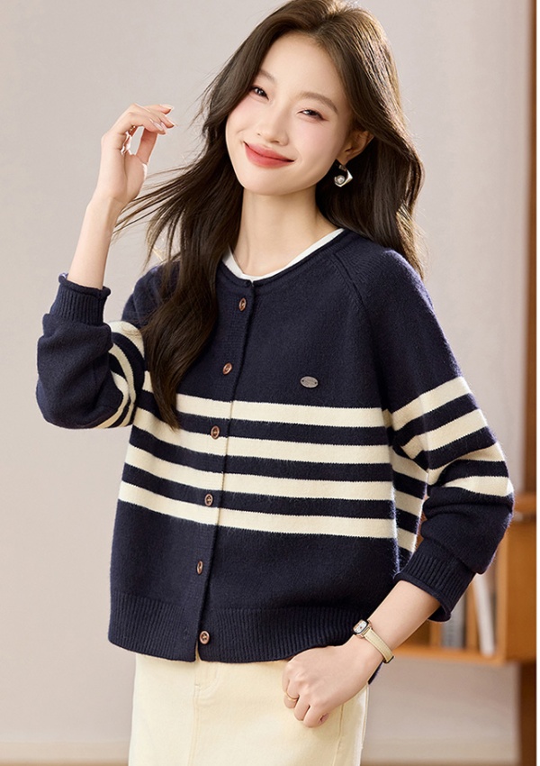 Stripe autumn cardigan outside the ride sweater for women