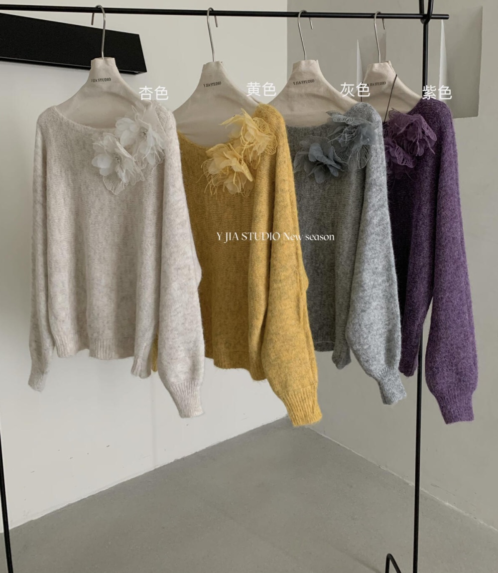 Lazy flowers brooch pullover temperament sweater