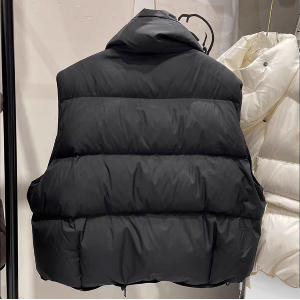 Wears outside loose vest winter short waistcoat