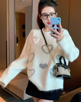 Thick fluffy white bottoming round neck sweater for women