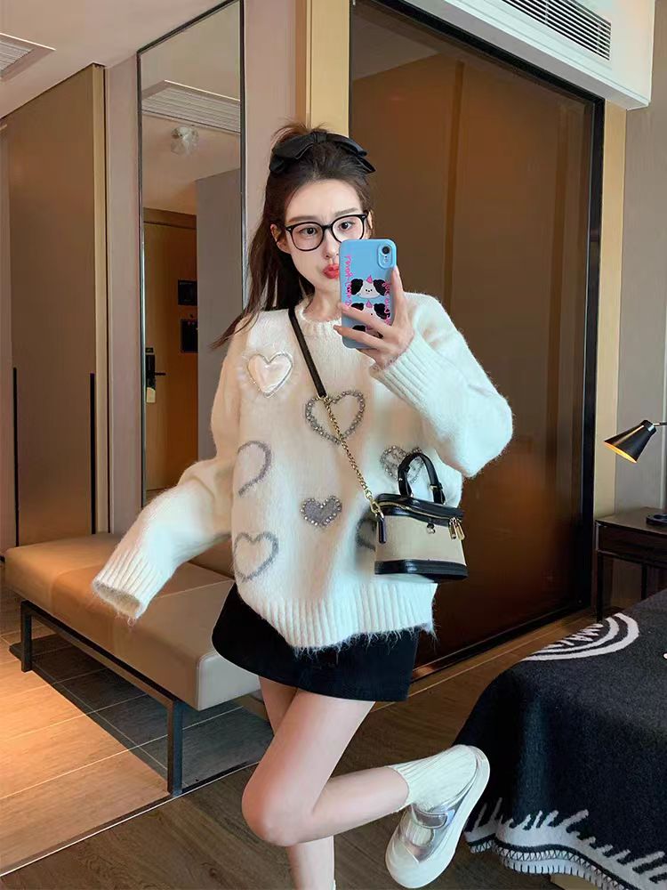 Thick fluffy white bottoming round neck sweater for women