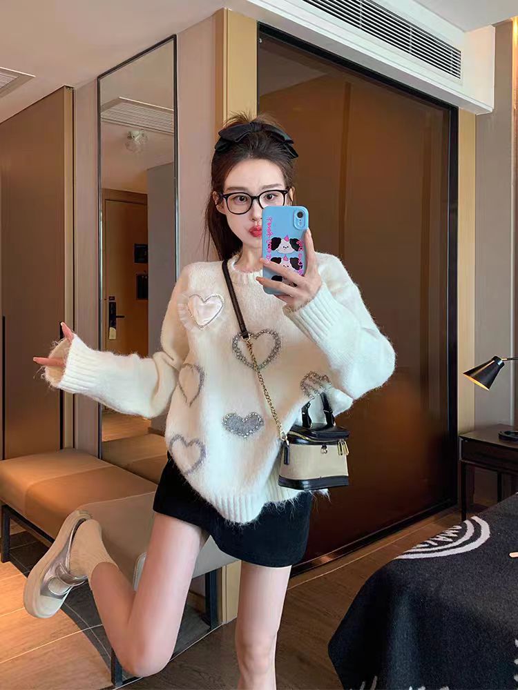 Thick fluffy white bottoming round neck sweater for women