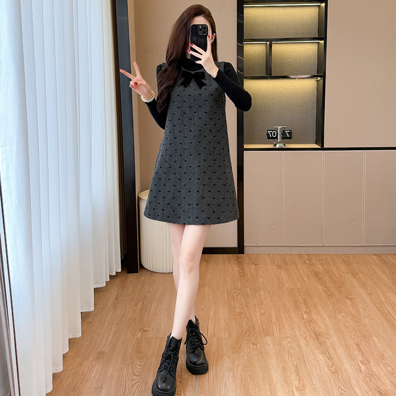Knitted sleeveless dress peach heart sweater a set