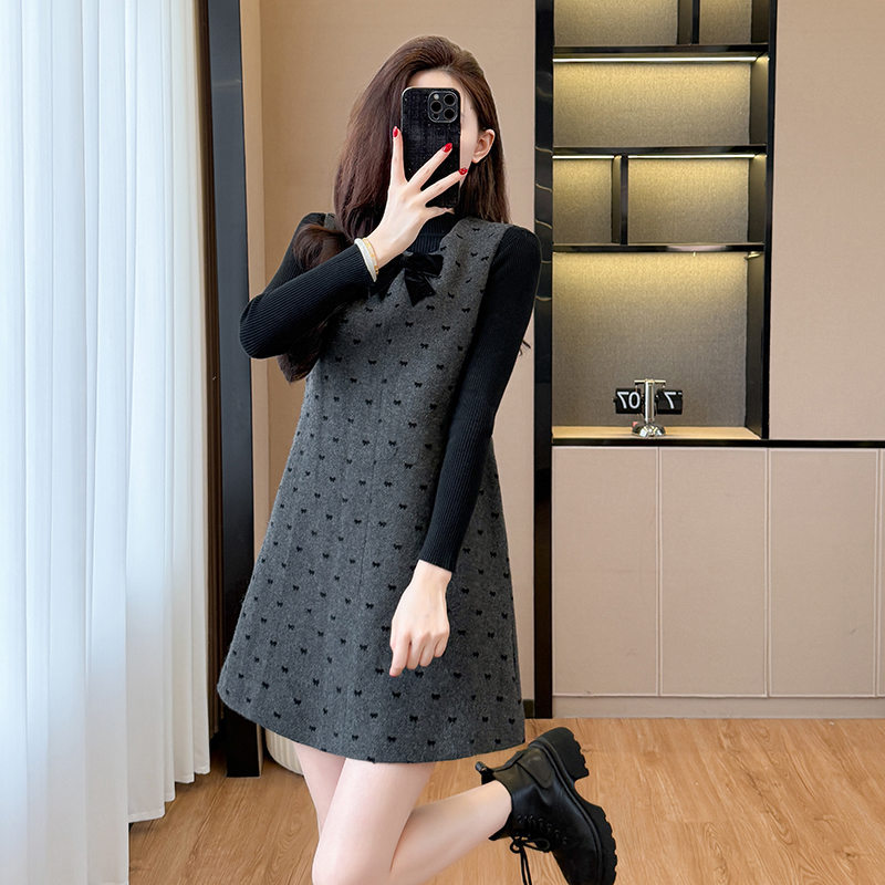 Knitted sleeveless dress peach heart sweater a set