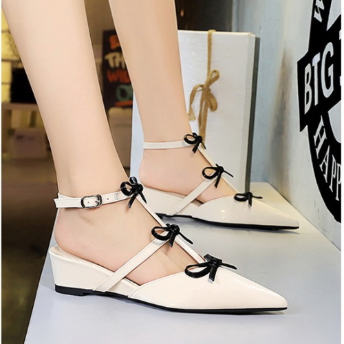Wears outside low bow pointed sweet fashion slippers