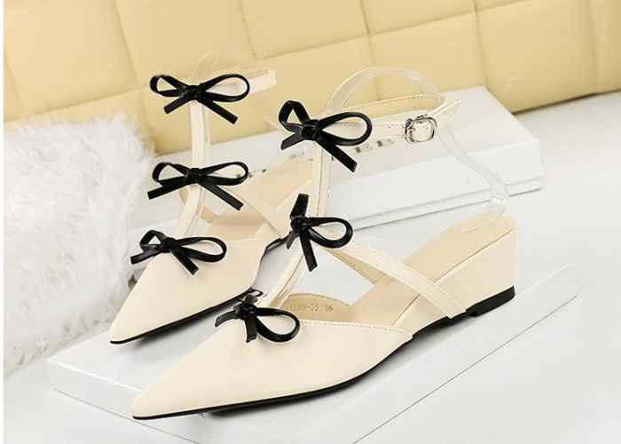Wears outside low bow pointed sweet fashion slippers