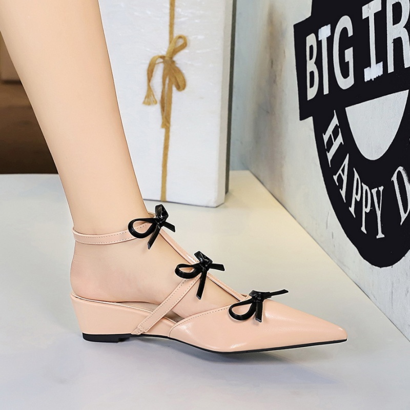 Wears outside low bow pointed sweet fashion slippers