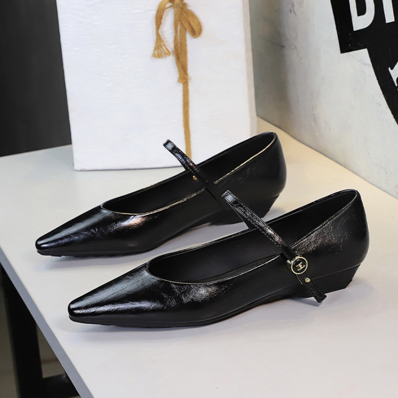 Small pointed France style low slipsole shoes for women