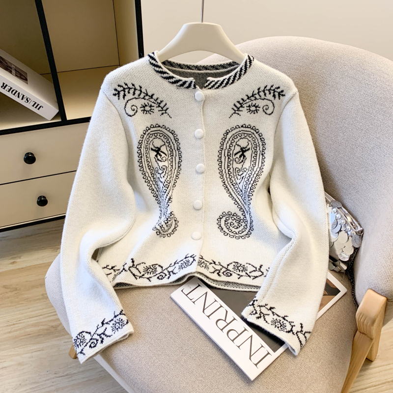 Retro niche autumn sweater pattern simple long sleeve tops