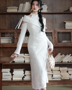 White autumn and winter jade knitted peony cheongsam